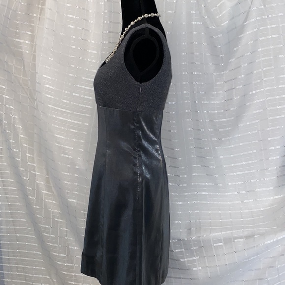 ✨Sexy Silver Kay Unger Silk Dress Size 10 - Picture 3 of 16